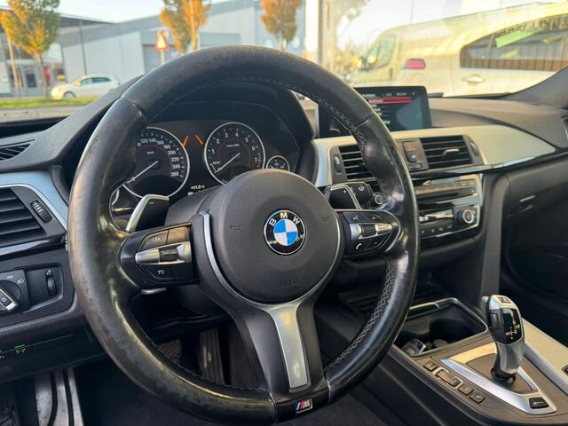 BMW 3-SERIE 330e | 3e eigenaar | Automaat | Panoramadak | Airco | Achteruitrijcamera | Navigatie | Cruise control | APK t/m 21-05-2025 | NAP |