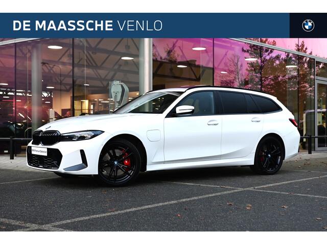 BMW 3-SERIE Touring 330e High Executive M Sport Automaat / Panoramadak / Trekhaak / Sportstoelen / Adaptieve LED / Adaptief M Onderstel / Comfort Access / Parking Assistant