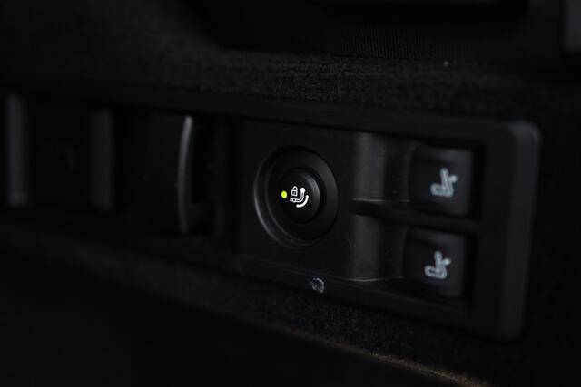 BMW 3-SERIE Touring 330e High Executive M Sport Automaat / Panoramadak / Trekhaak / Sportstoelen / Adaptieve LED / Adaptief M Onderstel / Comfort Access / Parking Assistant