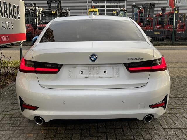 BMW 3-SERIE 330e Sport Line 17"/Adaptieve cruise/Stuur + stoelverwarming/PDC v+a/Sportstoelen + memory + elektrisch/HiFi/Apple Carplay & Android Auto