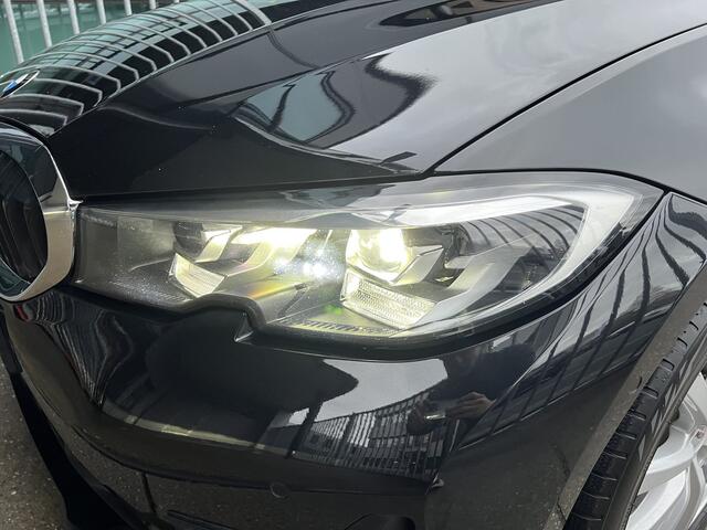 BMW 3-SERIE Touring Hybride 330e | AUTOMAAT | CARPLAY/ANDROID | CAMERA | NAVI | CRUISE CONTROL | CLIMATE CONTROL | PDC V+A | LMV | STOELVERWARMING | ELEKTR. ACHTERKLEP | LICHT+REGEN SENSOR | LED | BLUETOOTH