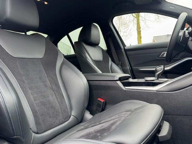 BMW 3-SERIE 330e/M-SPORT/PERFORM/CAM/VIRTDASH/LED/EXTRA WINTERSET M