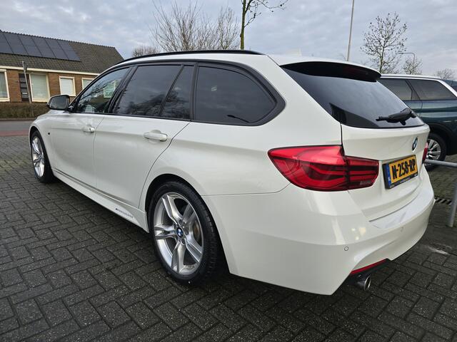 BMW 3-SERIE Touring 318i M Sport Edition / Stoelverwarming / LED / PDC