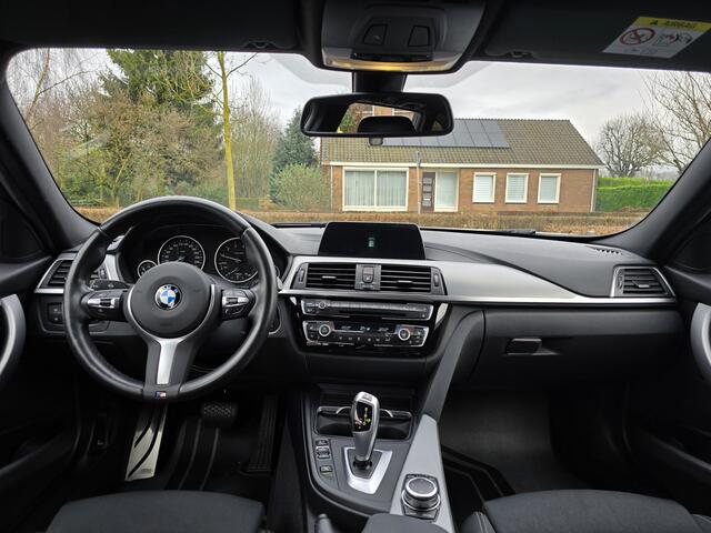 BMW 3-SERIE Touring 318i M Sport Edition / Stoelverwarming / LED / PDC