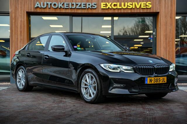 BMW 3-SERIE 320e Business Edition Plus Keyless Leder Stoelverw. DAB+ PDC LED 17"LM