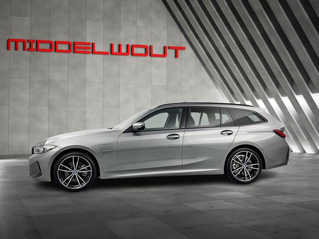BMW 3-SERIE Touring 330e xDrive/M-Pakk/Pan.Dak/Innov.Pakk/El.Stoelen/LED/BTW/Harm.Kardon