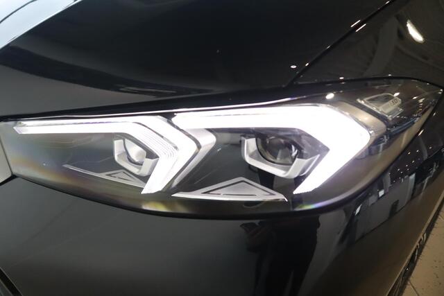 BMW 3-SERIE Sedan 318i M Sportpakket | Comfort Pack