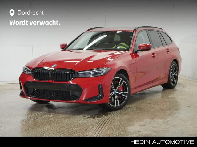 BMW 3-SERIE Touring 330e xDrive M-Sport Pro | Panorama | Memory stoelen |