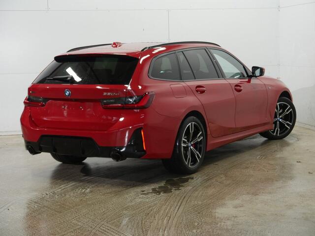 BMW 3-SERIE Touring 330e xDrive M-Sport Pro | Panorama | Memory stoelen |