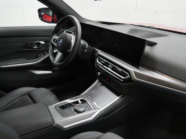 BMW 3-SERIE Touring 330e xDrive M-Sport Pro | Panorama | Memory stoelen |