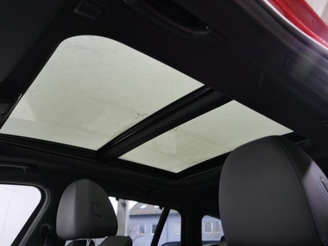 BMW 3-SERIE Touring 330e xDrive M-Sport Pro | Panorama | Memory stoelen |