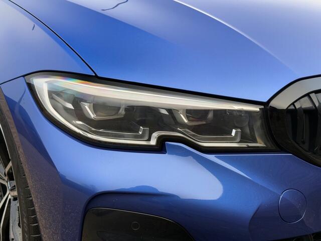 BMW 3-SERIE 320I M-Sport Panodak 19 INCH Harman/Kardon Leer