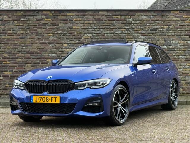 BMW 3-SERIE 320I M-Sport Panodak 19 INCH Harman/Kardon Leer