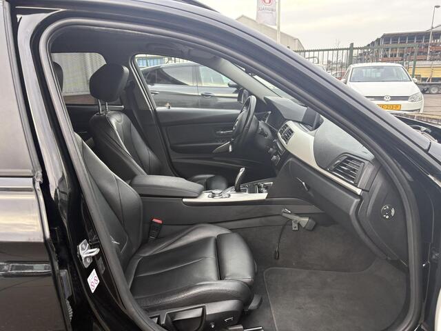 BMW 3-SERIE Touring 318i Executive