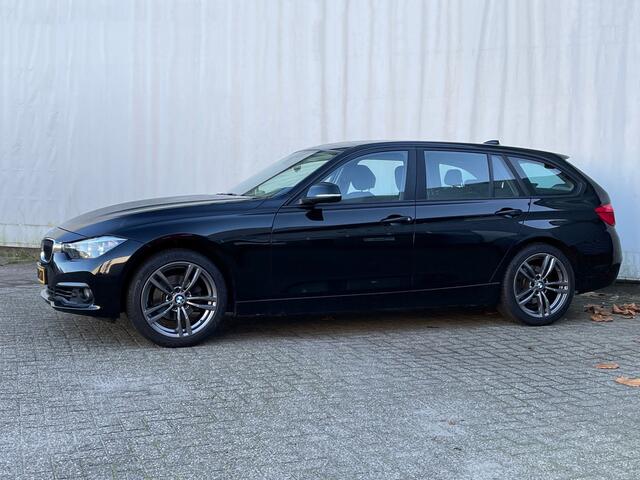 BMW 3-SERIE Touring 318i Exec. Aut. / Navi /Stl.vw./18inch