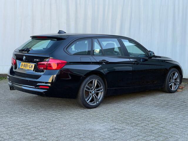 BMW 3-SERIE Touring 318i Exec. Aut. / Navi /Stl.vw./18inch