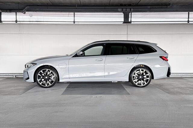 BMW 3-SERIE Touring 330e | M Sportpakket | Glazen panoramadak