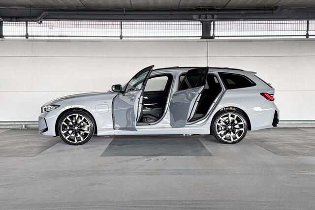 BMW 3-SERIE Touring 330e | M Sportpakket | Glazen panoramadak