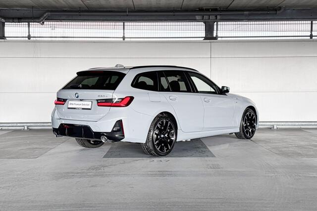 BMW 3-SERIE Touring 330e | M Sportpakket | Glazen panoramadak