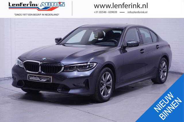 BMW 3-SERIE 320i Business Edition Plus NAP ledverlichting lederen-Sportstoelen elektrisch verstelbaar en verwarmd DAB PDC v+a 17"lmv Mineralgrau cruise controle digitale cockpit