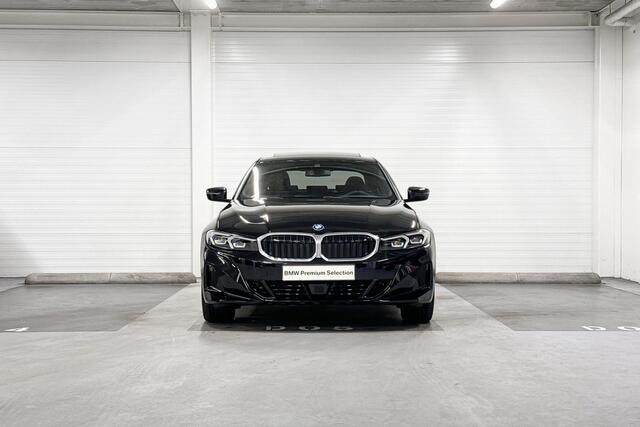 BMW 3-SERIE Sedan 320e | Travel Pack | Shadow Line | Schuif-/kanteldak