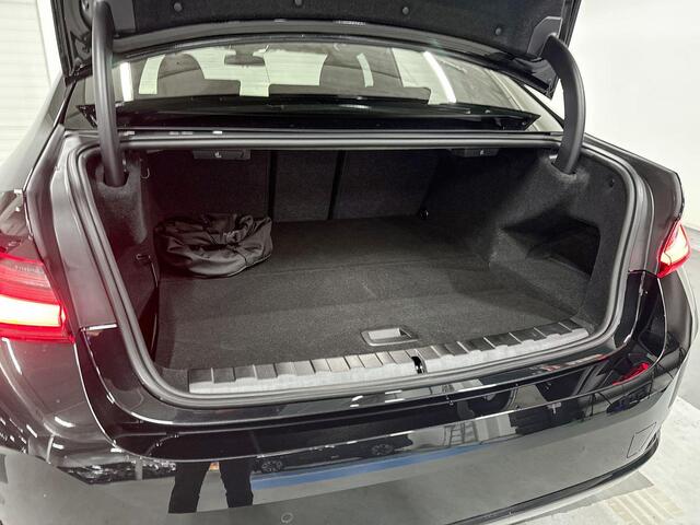 BMW 3-SERIE Sedan 320e | Travel Pack | Shadow Line | Schuif-/kanteldak