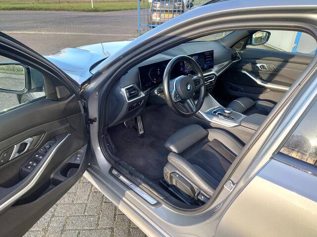 BMW 3-SERIE Touring 320i High Executive / M-Sport / LED / DAB / HIFI / Camera / Bomvol