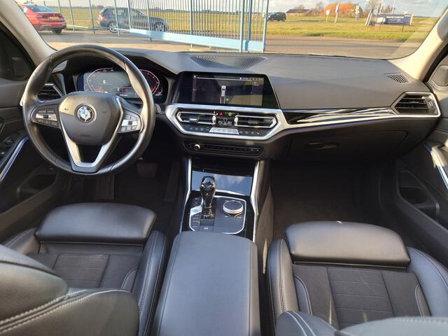 BMW 3-SERIE Touring 330i High Executive / 20" 795M / Panodak / LED / DAB / HIFI / Bomvol