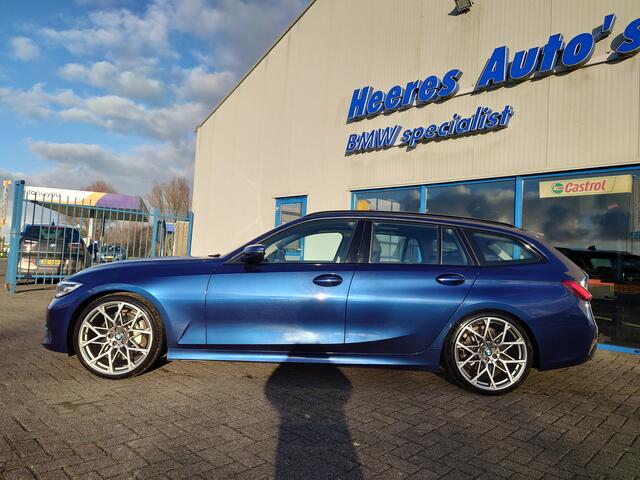 BMW 3-SERIE Touring 330i High Executive / 20" 795M / Panodak / LED / DAB / HIFI / Bomvol