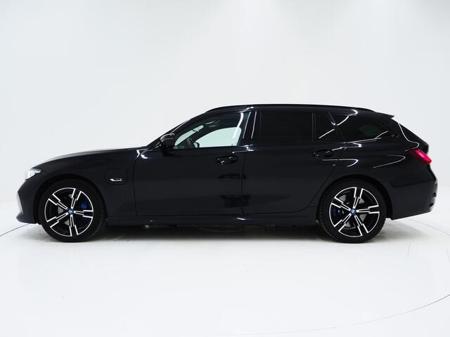 BMW 3-SERIE Touring 330e M-Sport LCI | M-Sportstoelen | Panoramadak | Harman/Kardon | Adaptive Cruise | Keyless