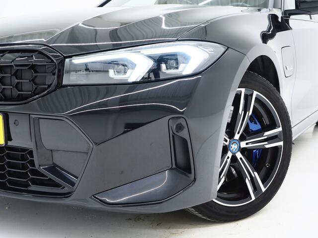 BMW 3-SERIE Touring 330e M-Sport LCI | M-Sportstoelen | Panoramadak | Harman/Kardon | Adaptive Cruise | Keyless