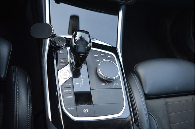 BMW 3-SERIE Touring 320i Exec. Ed. Nap / Virtual cockpit / Led koplampen