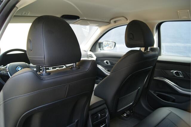 BMW 3-SERIE Touring 330e 292PK Facelift Shadowline Widescreen/wegkl.trhk/Carplay/Sportstoelen Aut8