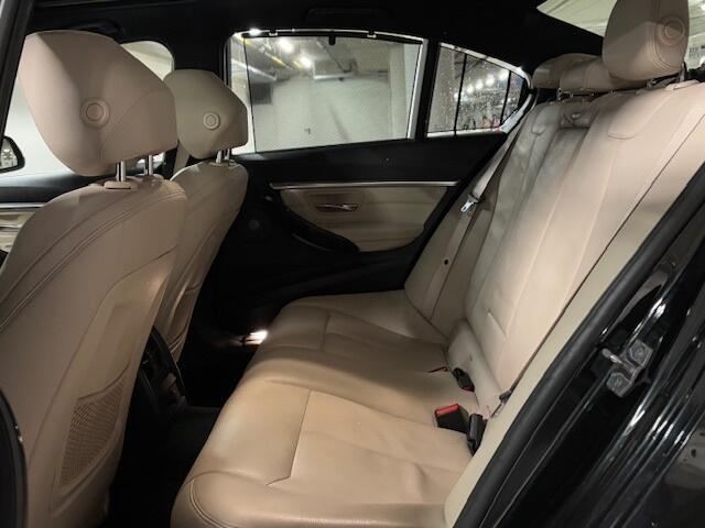 BMW 3-SERIE 330e - M Sport - dealer onderhouden - automaat - nap! - airco -