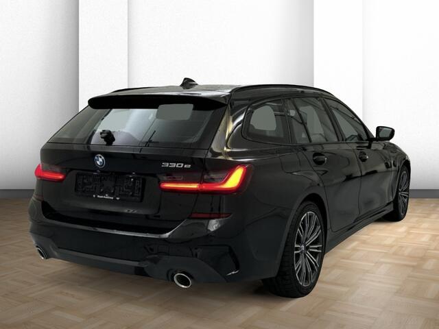 BMW 3-SERIE 330e M Sport | Trekhaak | Achteruitrijcamera | Adaptieve Cruise