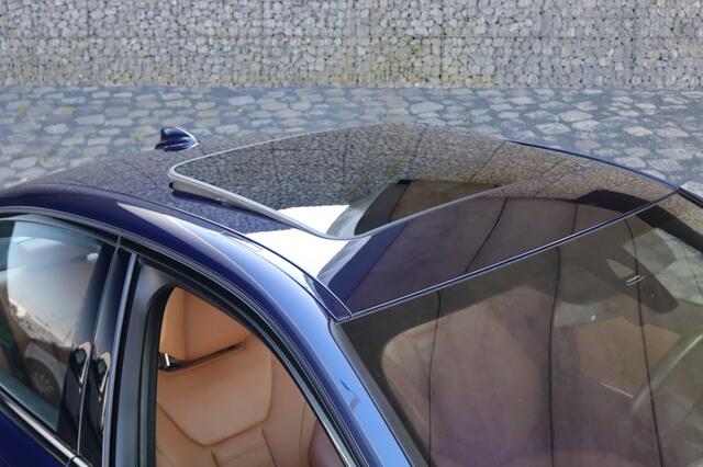 BMW 3-SERIE 318i High Exe Individual | Geen import | Trekhaak | Schuifdak |