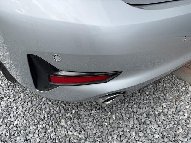 BMW 3-SERIE 320i High Executive Sedan