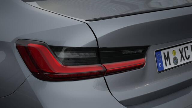 BMW 3-SERIE 330e High Executive M Sport Automaat / Schuif-kanteldak / Sportstoelen / Adaptieve LED / Comfort Access / Parking Assistant Plus / Stuurverwarming