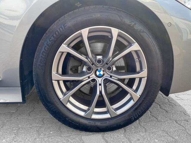 BMW 3-SERIE Touring 320d 190 PK Trekhaak Camera Keyless-Go LED EL. Stoelbediening