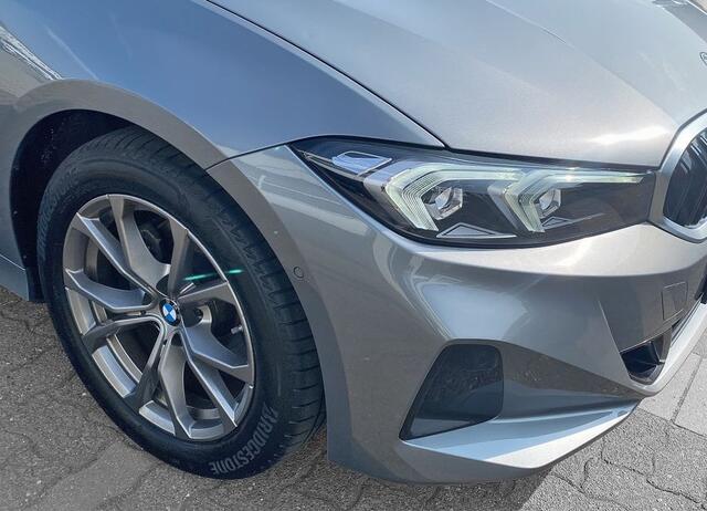 BMW 3-SERIE Touring 320d 190 PK Trekhaak Camera Keyless-Go LED EL. Stoelbediening