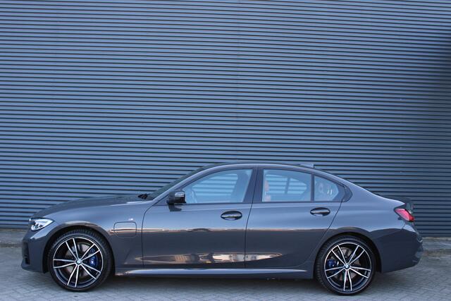 BMW 3-SERIE 330e M-Sport Induvidual Dravid-grau Leer Led Virtual-Cockpit