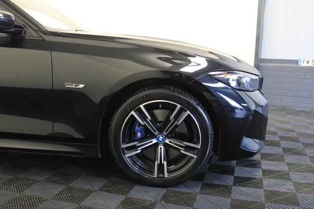 BMW 3-SERIE Touring 330e M-Sport |Pano|M-Performance|