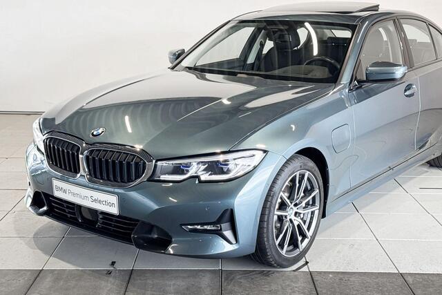 BMW 3-SERIE Sedan 330e Innovatiepakket Model Sport Line Aut.