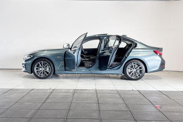 BMW 3-SERIE Sedan 330e Innovatiepakket Model Sport Line Aut.