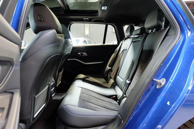 BMW 3-SERIE Touring 330e xDrive / M Sport / Panodak / HuD / Trekhaak