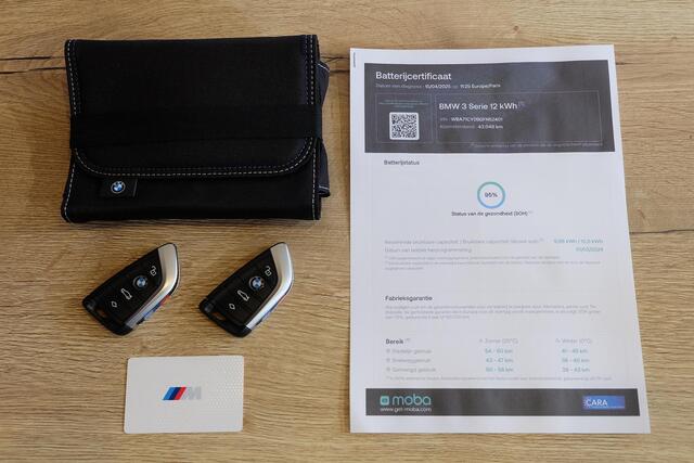 BMW 3-SERIE Touring 330e xDrive / M Sport / Panodak / HuD / Trekhaak