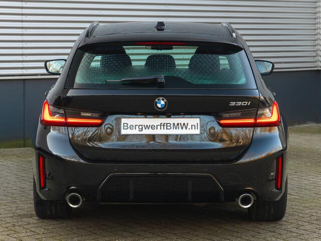 BMW 3-SERIE Touring 330i M-Sport - Trekhaak - ACC - Hifi - Camera - M Sport Remmen Blauw