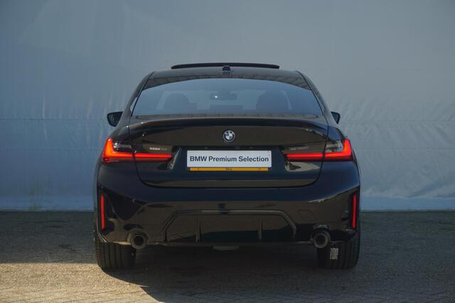 BMW 3-SERIE Sedan 320e M Sportpakket 19'' / Schuif-/kanteldak / Stuurwielrand verwarming / Carbon M Performance pakket