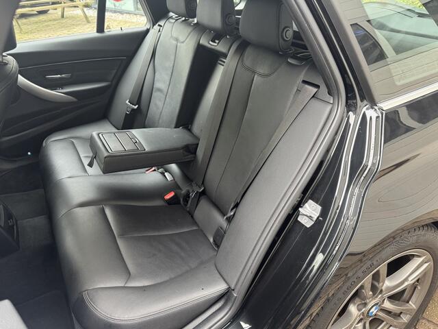 BMW 3-SERIE 318i M-sport Leer/stoelvw/trekhaak