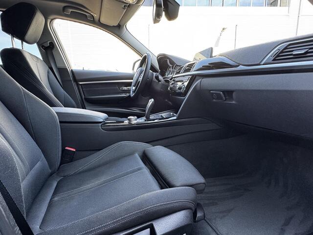 BMW 3-SERIE Touring 320i xDrive High Executive